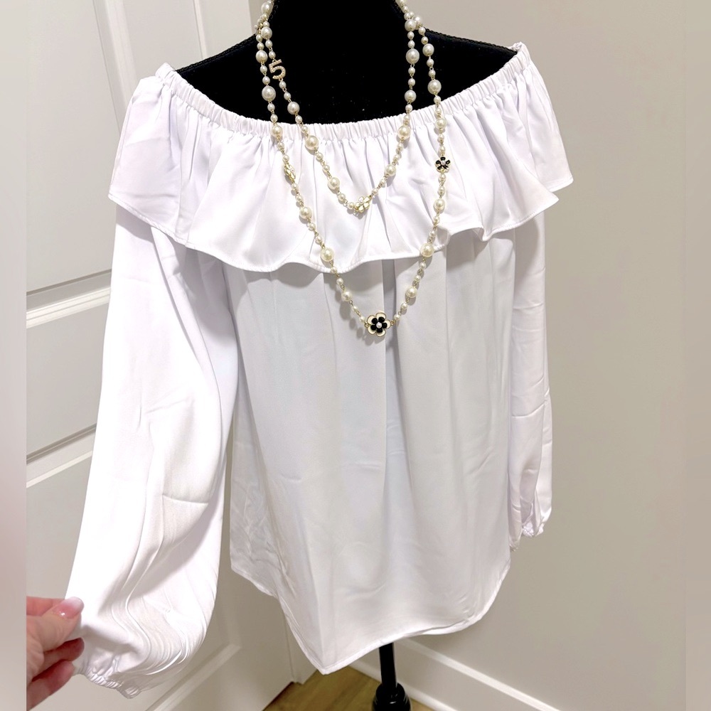 Beautiful Michael Kors Ruffle Top, NWT. MSRP$98.